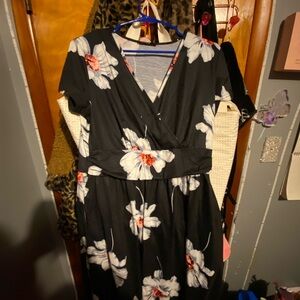 Chic Black Floral Midi Dress